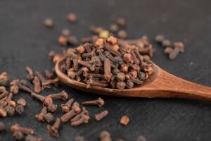 Using Cloves for Oral Health